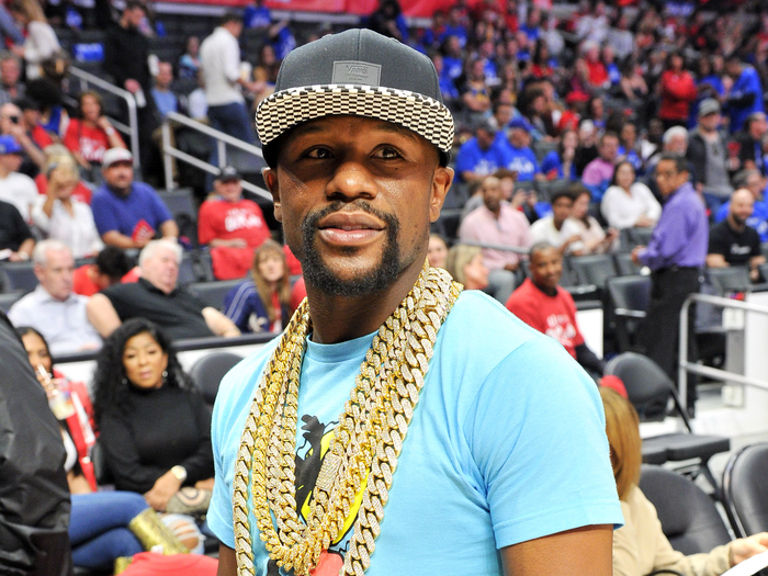 Floyd Mayweather plots $700m deal to buy stake