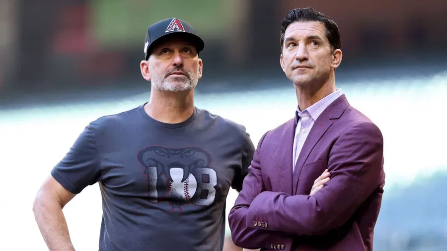 Diamondbacks’ Manager Sounds Alarm as He Lauds Dodgers’